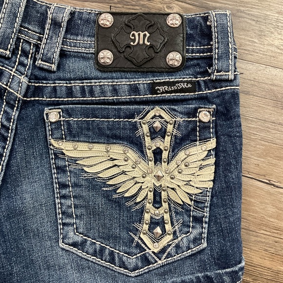 Miss Me Embellished Embroidered Denim Shorts Womens Sz 28 - Picture 7 of 8